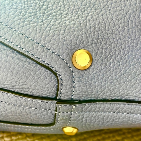 Gorgeous Periwinkle Designer Leather Tote - Picture 4 of 11